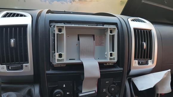 MediaCenter Joying im Ducato einbauen 19 joyingdrin