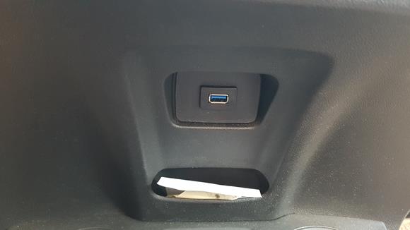 MediaCenter Joying im Ducato einbauen 16 usb eingebaut