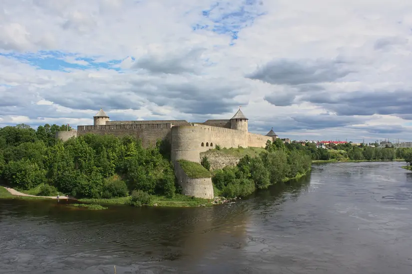 Narva und das Nonnenkloster Pühtitsa 1 Iwangorod