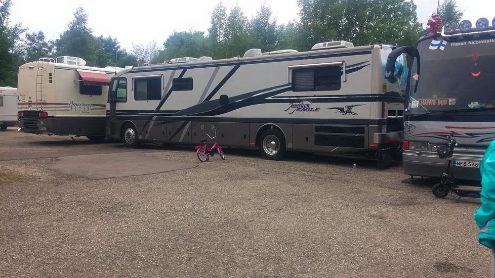 Pärnu - Ferienort in Estland 5 Wohnmobile finnen