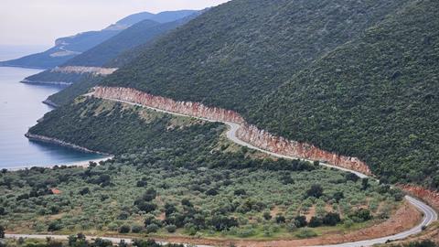 Panoramastraße vor Fokiano