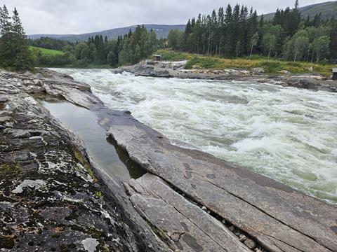 helgeland 180017 r