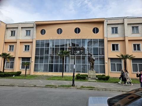 Shkodra - Eine Stadt der Gegensätze 30 Bibliothek in Shkodra