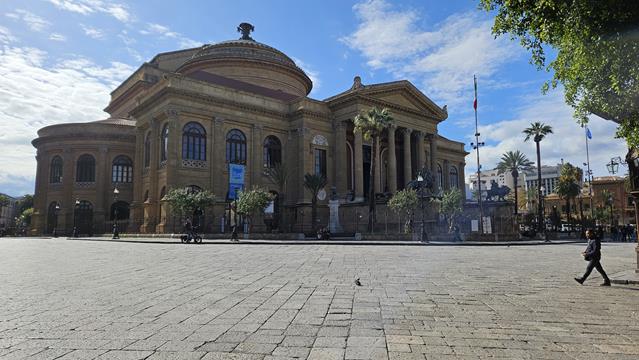 24 150508teatromassimo r