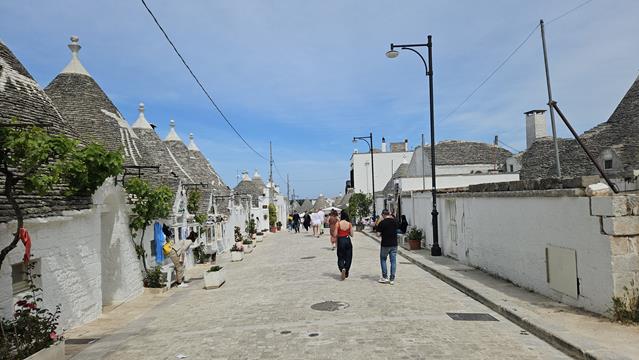 24 trulli143844 r