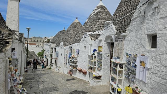24 trulli145847 r