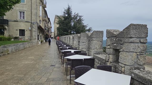 24 sanmarino125133 r