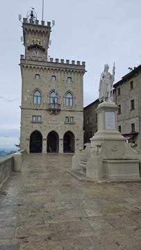 24 sanmarino125646 r