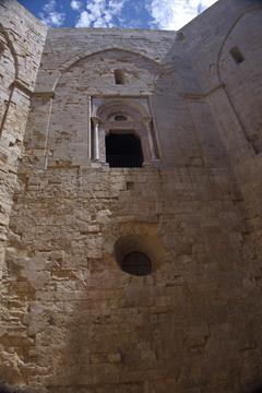 Castel del Monte & Friedrich II. 4 img 2576