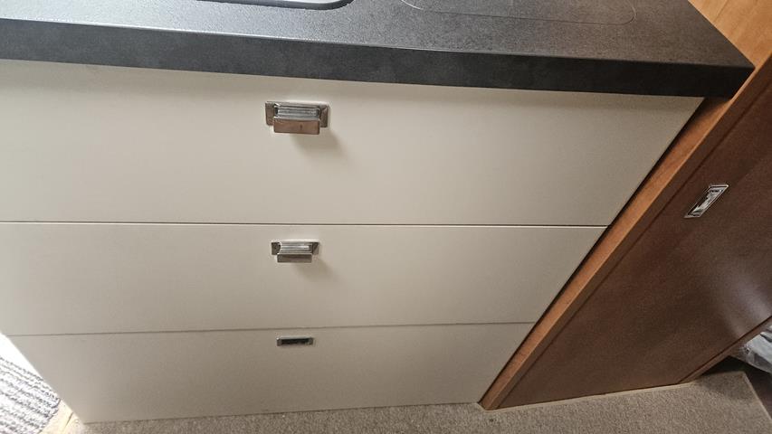 Küchenblock push-lock