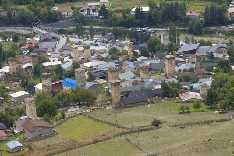 Mestia – Bergstadt im Kaukasus