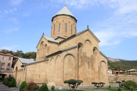 Mzcheta - Das religiöses Zentrum 13 Heilige Nino Kirche
