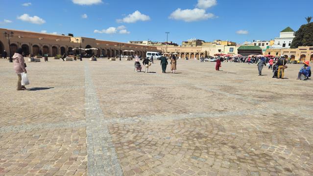 Wir mußten nach Meknès 18 meknes 114210 r